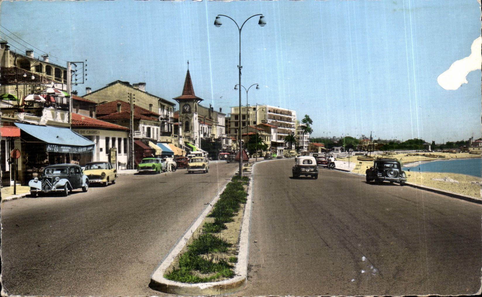 CPA Cros de Cagnes La Promenade et le bord de mer