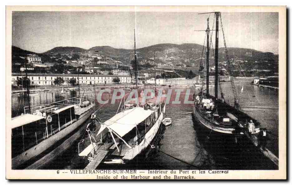 CPA Villefranche Sur Mer Interieur du Port et les Casernes Inside of the Harbour and the Barracks Bateaux 