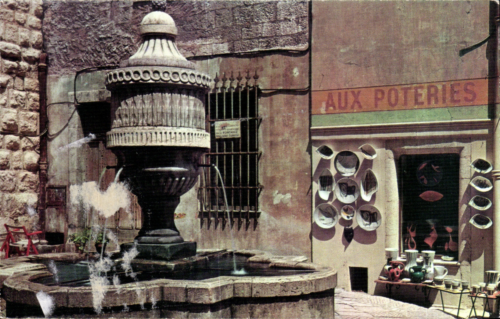 CPA La Cote d Azur Vence La Fontaine du Peyra