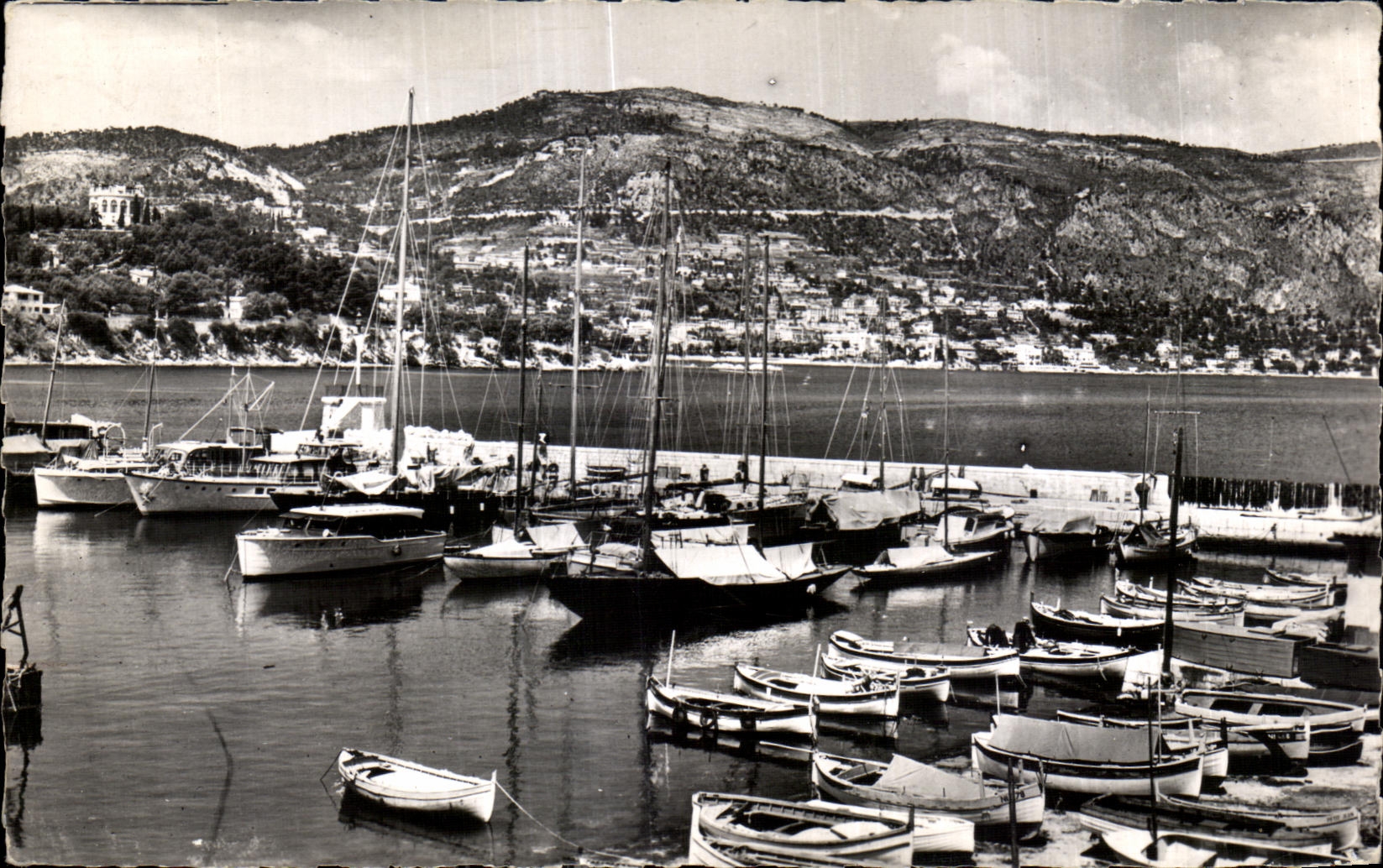 Saint-Jean-Cap-Ferrat — Le Port, au fond, Beaulieu-sur-Mer — éditeur inconnu