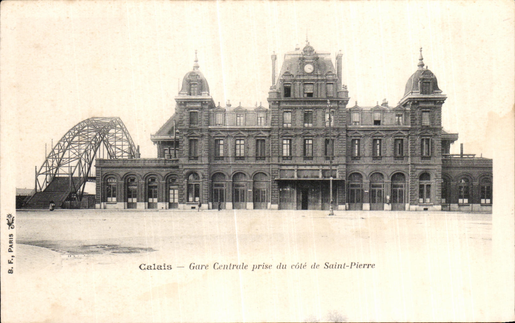 CPA Calais Gare Centrale prise du cote de Saint Pierre