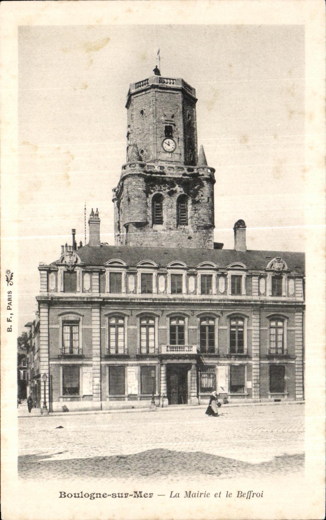 Boulogne-sur-Mer — La Mairie et le Beffroi — B.F. Paris
