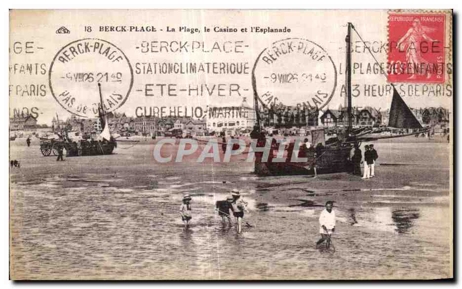CPA Berck Plage La Plage le Casino et I Esplanade Bateau