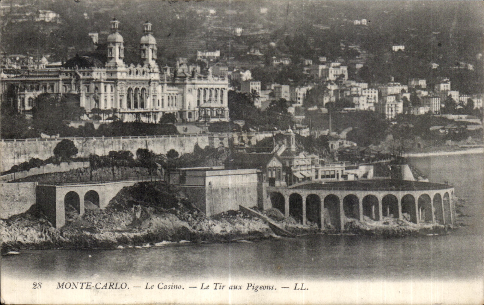 CPA Monte Carlo Le Casino Le Tir aux pigeons