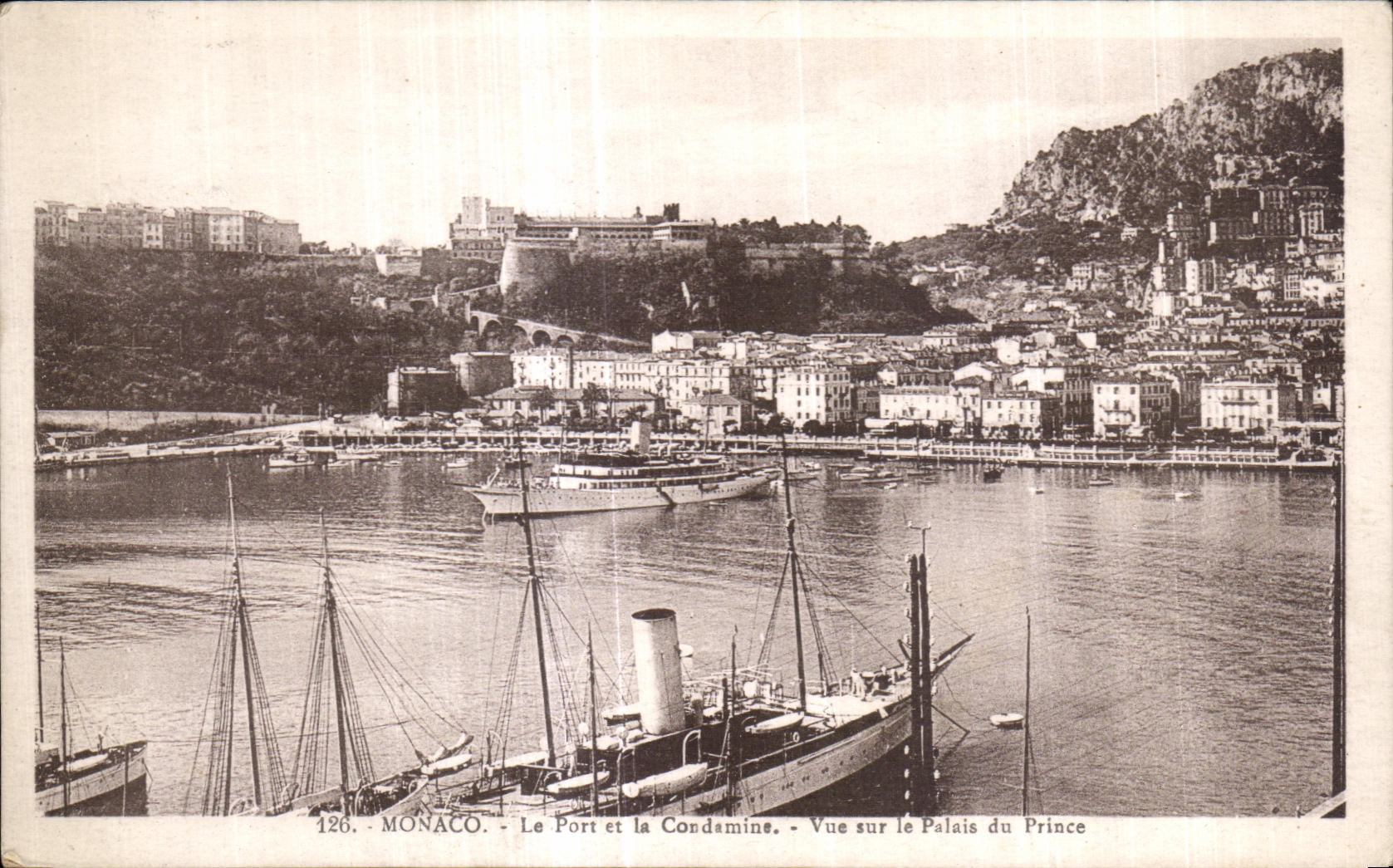 Monaco - Le Port et la Cordamaine - Vue sur le Palais du Prince