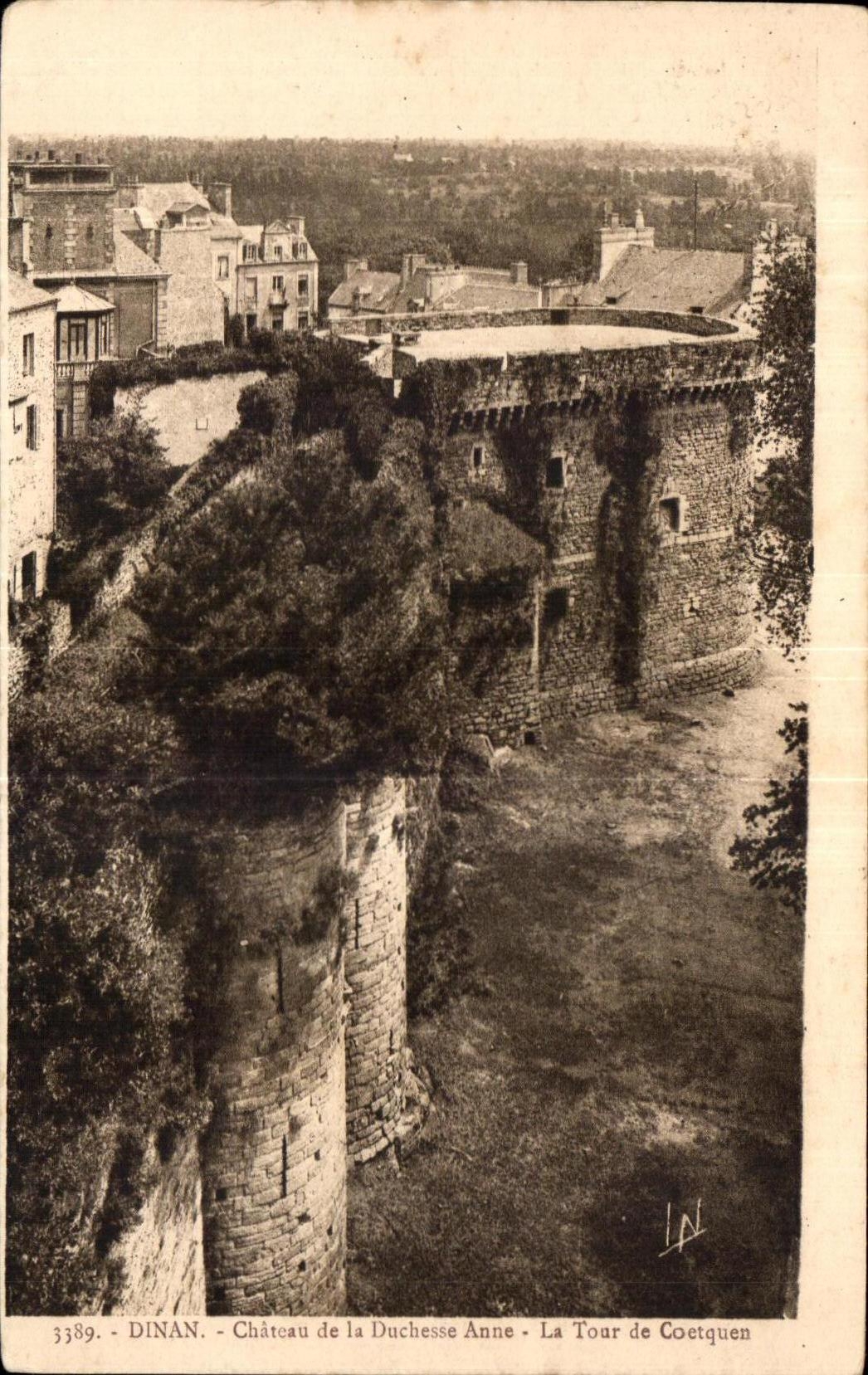 Dinan - Château de la Duchesse Anne - La Tour de Coetquen