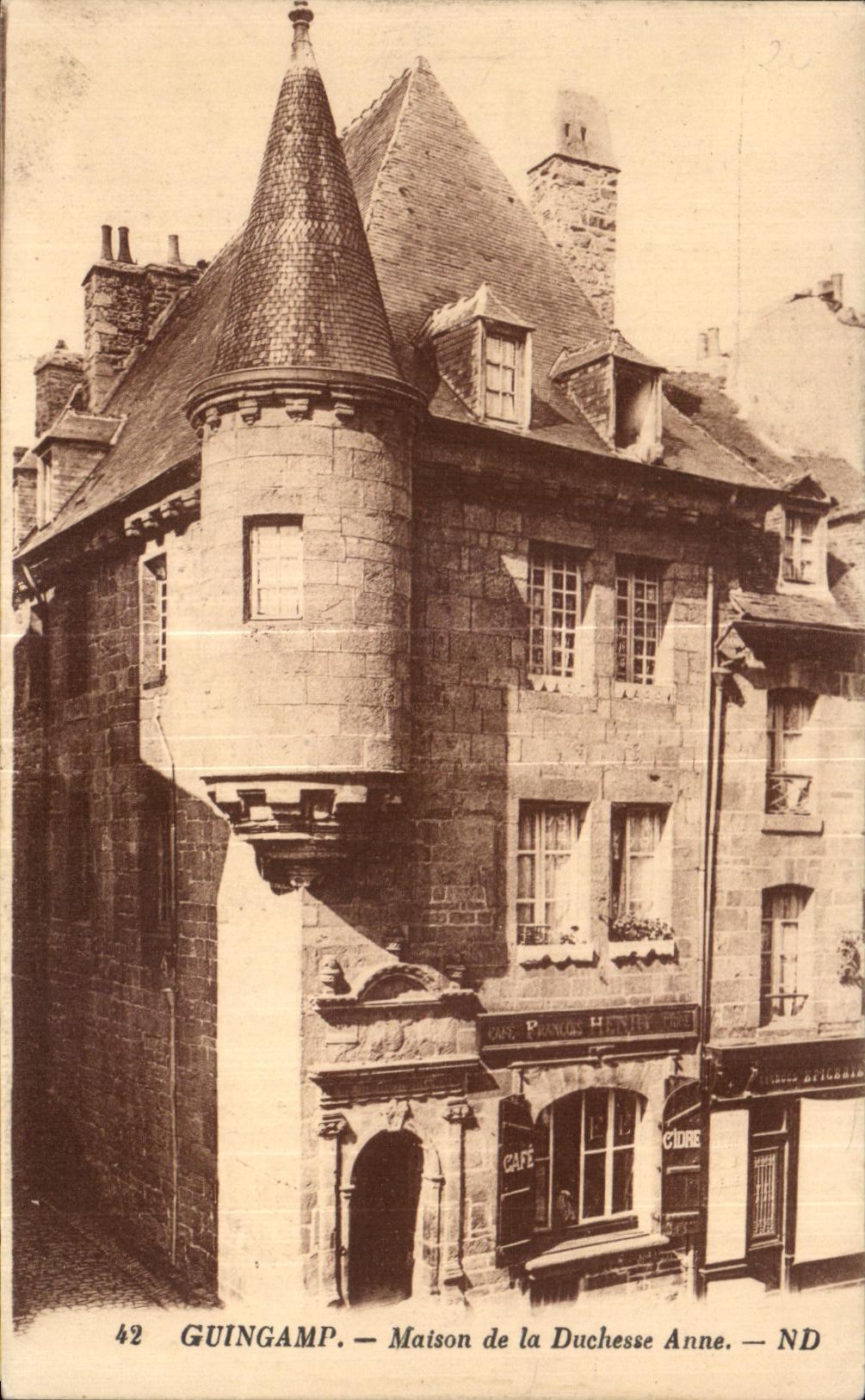 CPA Guingamp Maison de la Duchesse Anne