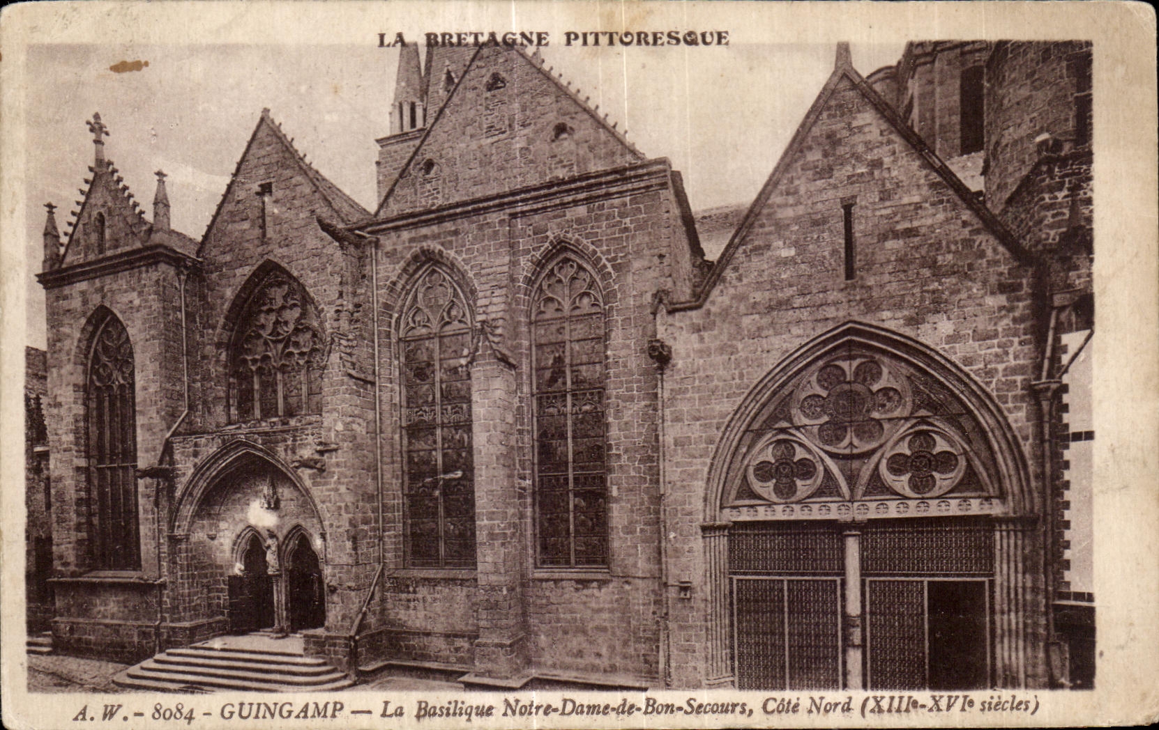 Guingamp — La Basilique Notre-Dame-de-Bon-Secours, Côté Nord (XIIIe-XVIe siècles) — A.W. - 8084