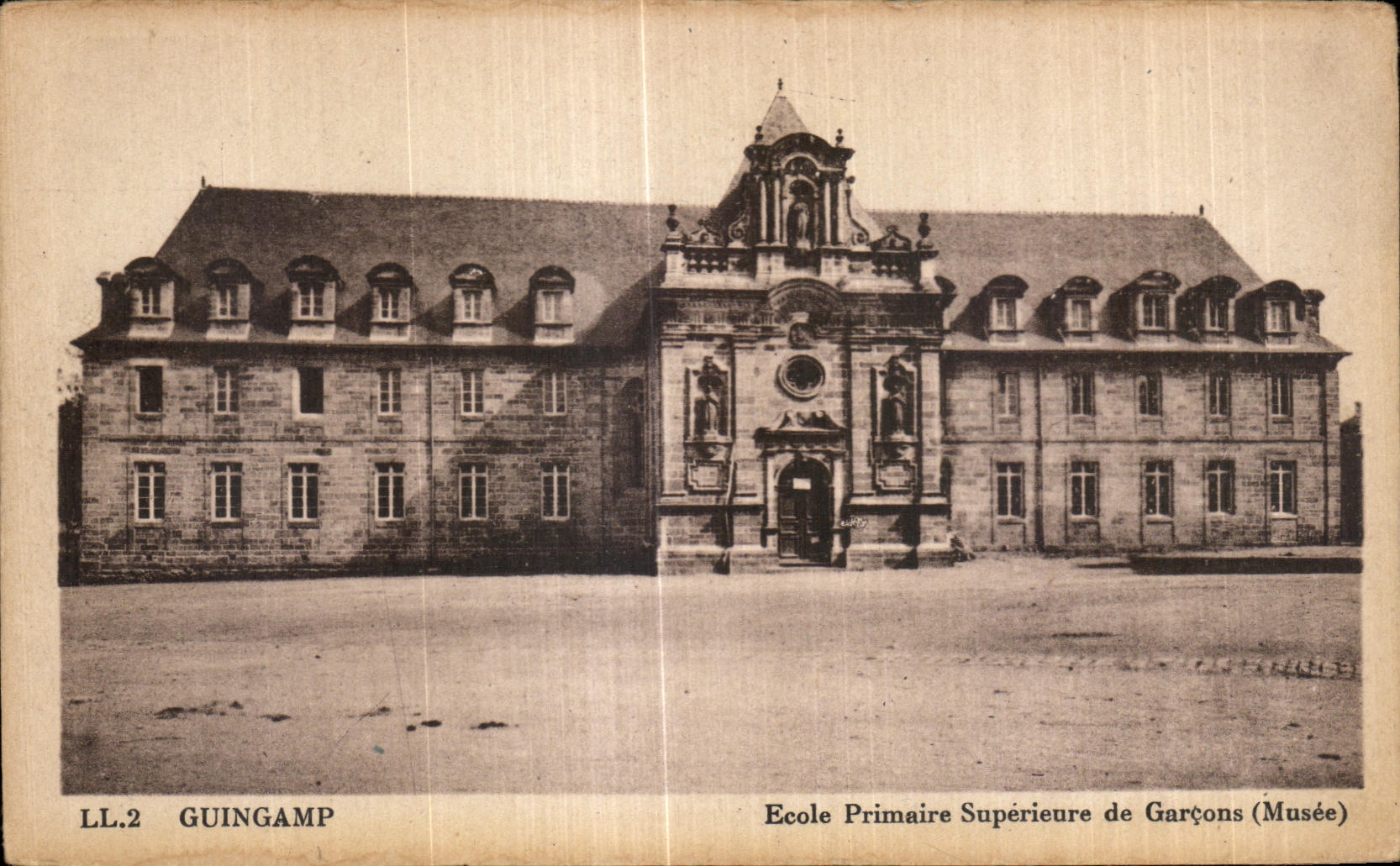 Guingamp — École Primaire Supérieure de Garçons (Musée) — LL.2