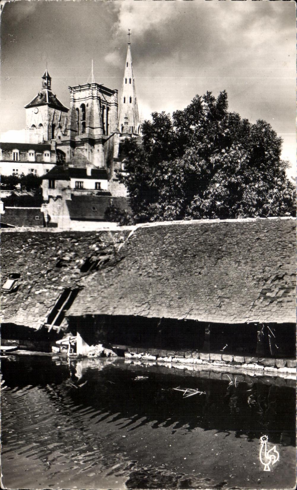 CPA Guingamp Basilique Notre Dame de Bon Secours et vieux Lavoir sur le Trieux 