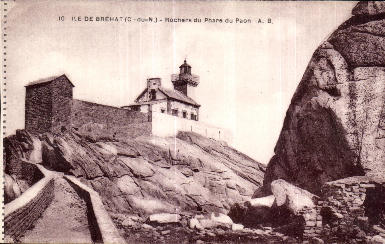 Ile de Bréhat (C.-du-N.) — Rochers du Phare du Paon — A. B.