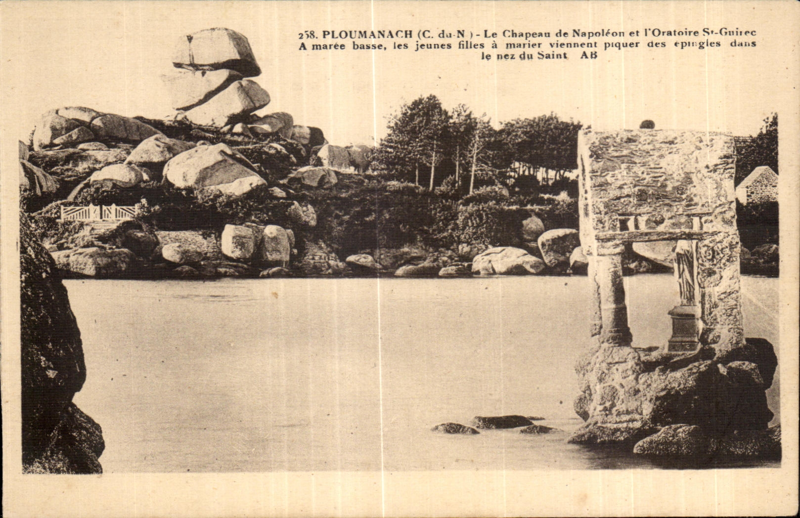 PLOUMANACH (C. du-N.) - Le Chapeau de Napoléon et l'Oratoire St-Guirec