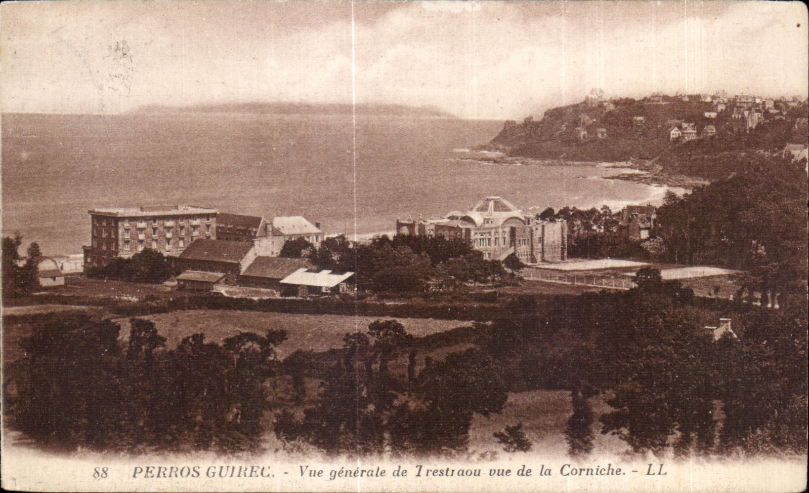 Perros-Guirec - Vue générale d'Irestraou vue de la Corniche - LL