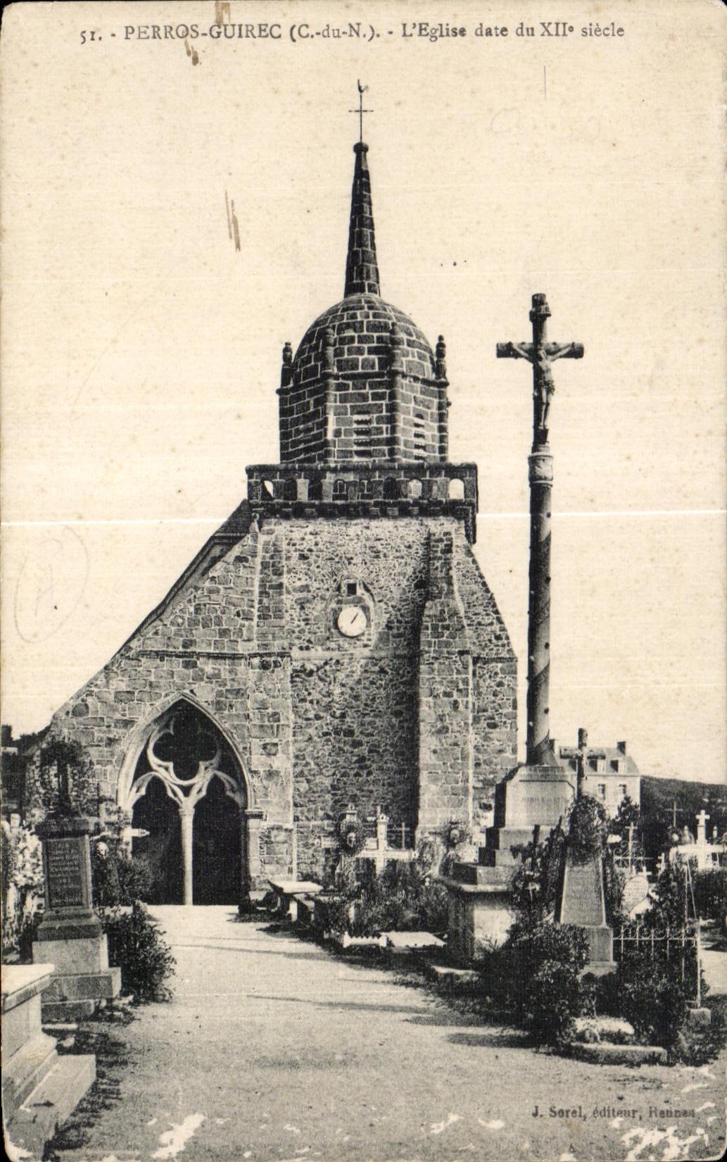 CPA Perros Guirec L Eglise date du XII siecle