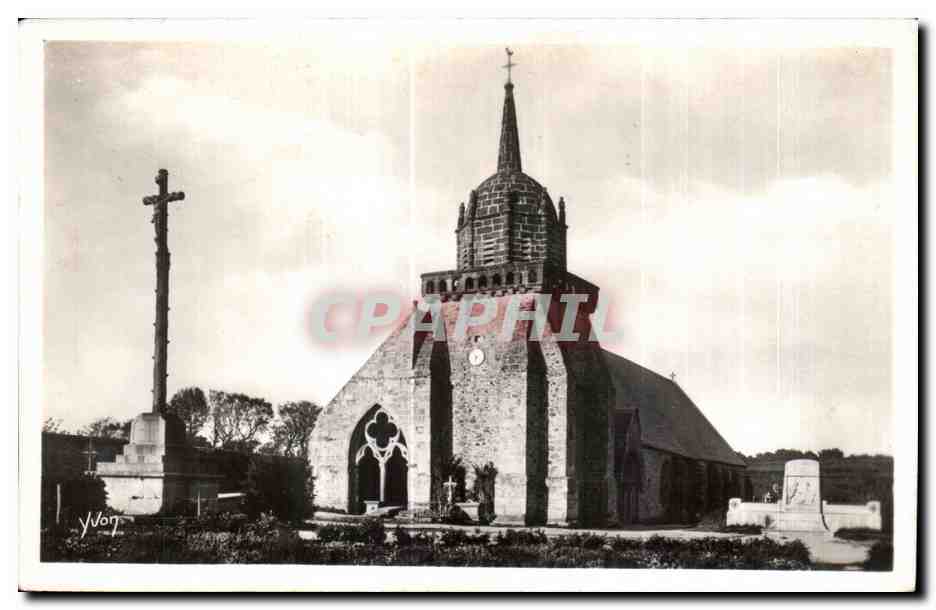 Église de Perros-Guirec — vue avec croix de cimetière — Yvon