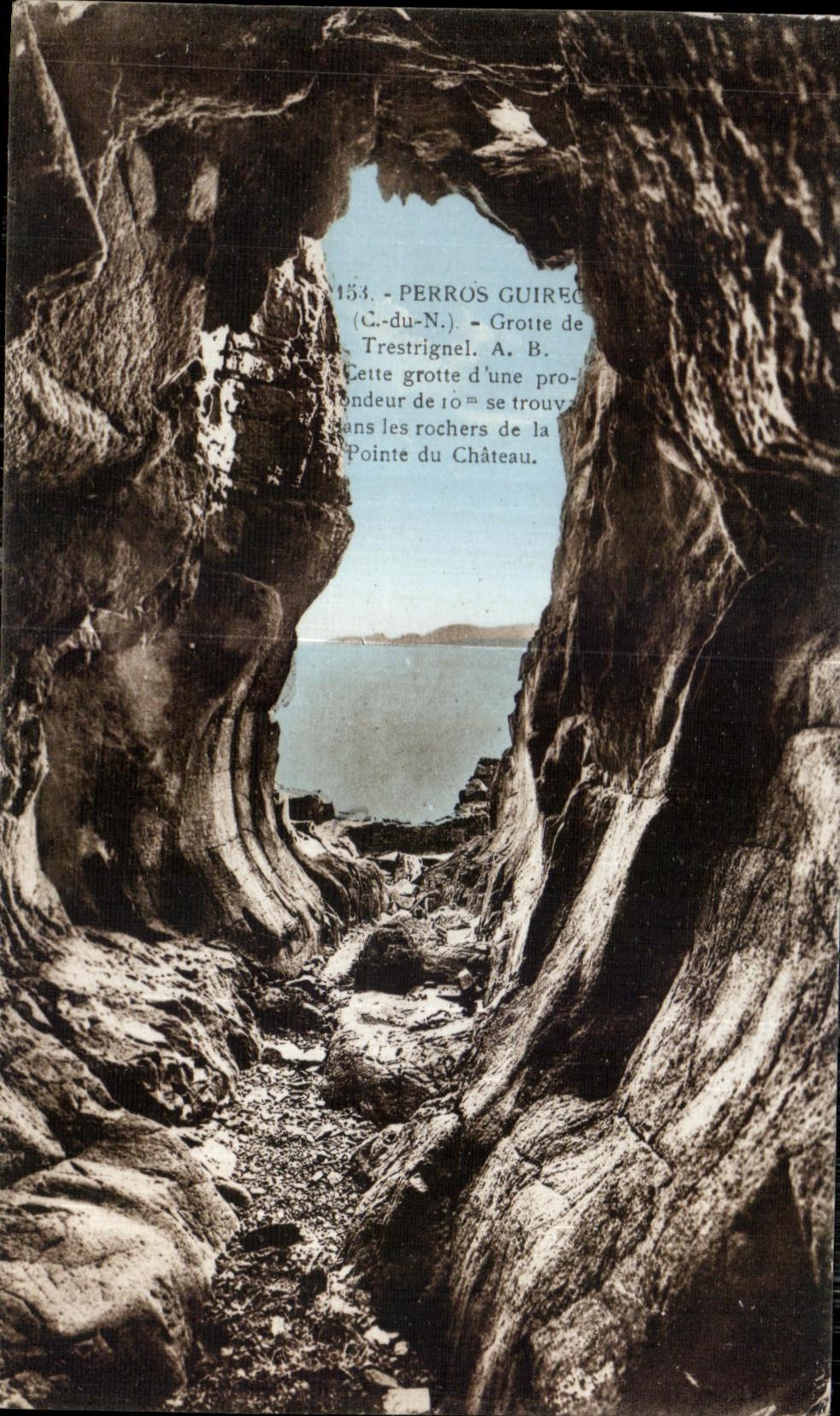 Grotte de Perros-Guirec (Côte-du-Nord) — vue depuis l'intérieur — Phototype A. Bréel - Angers, n°153
