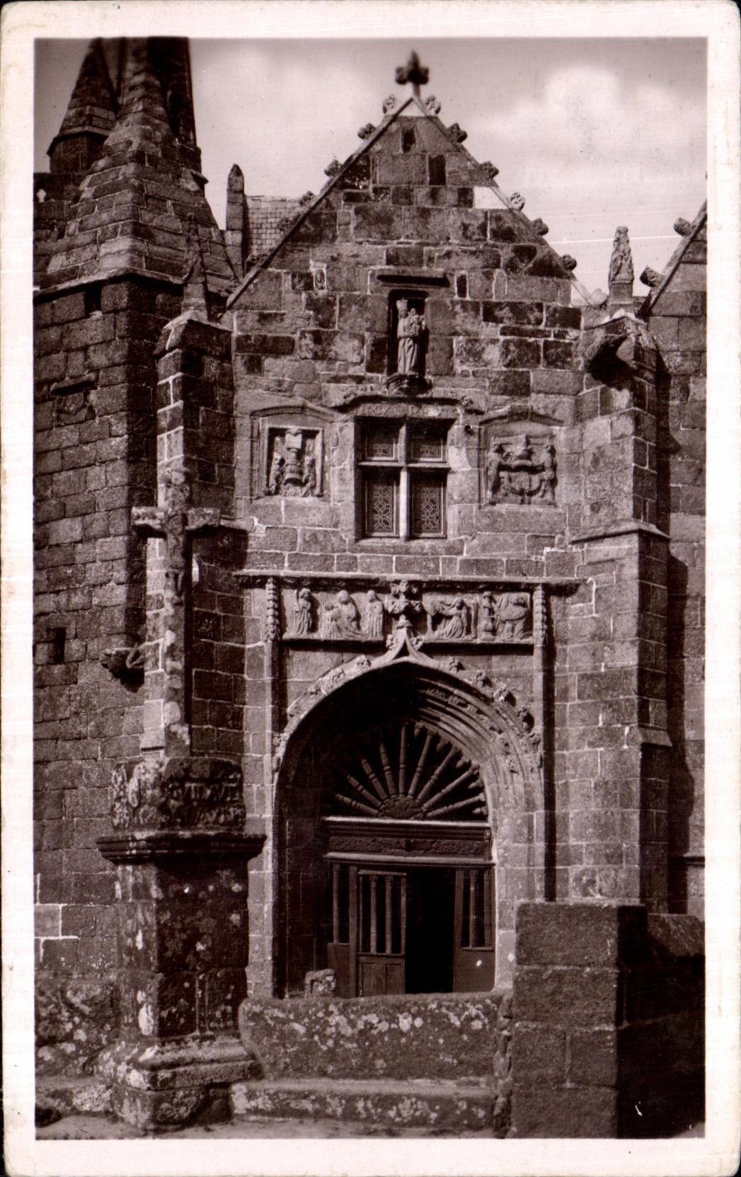 Église de la Clarté - Le Portail — Perros-Guirec