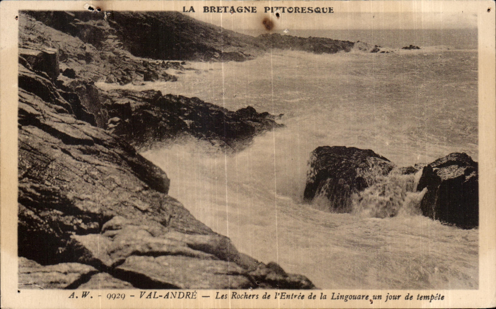 Les Rochers de l'Entrée de la Lingouare, un jour de tempête — A.W. - 0929 - VAL-ANDRÉ