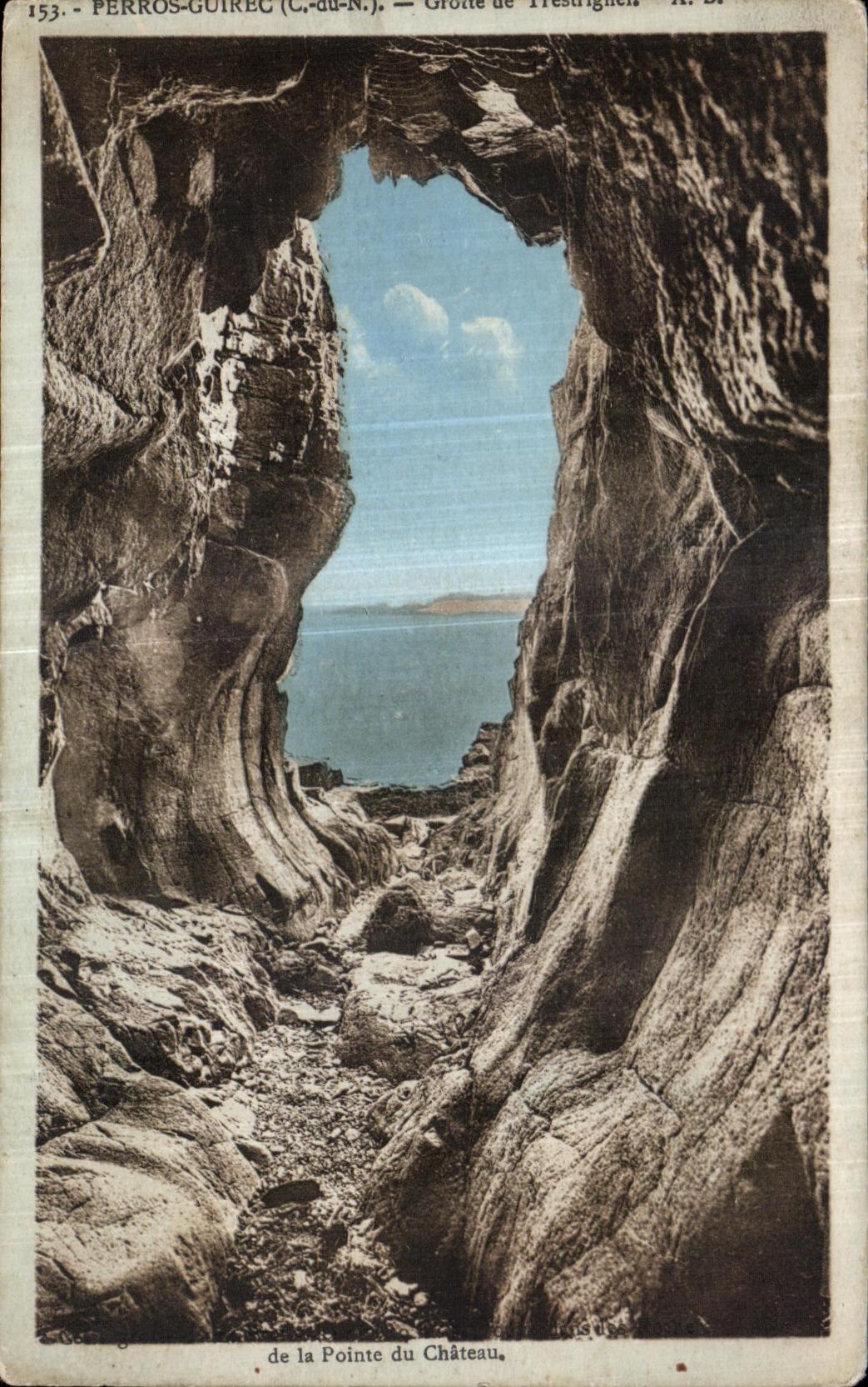 Perros-Guirec (C.-du-N.) — Grotte du Château de la Pointe du Château — Phototypie A. Bruelagers