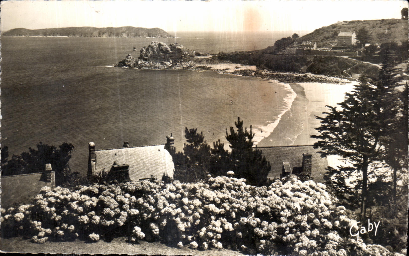 Plage de Trestreignel — vue panoramique — Éditions Gaby