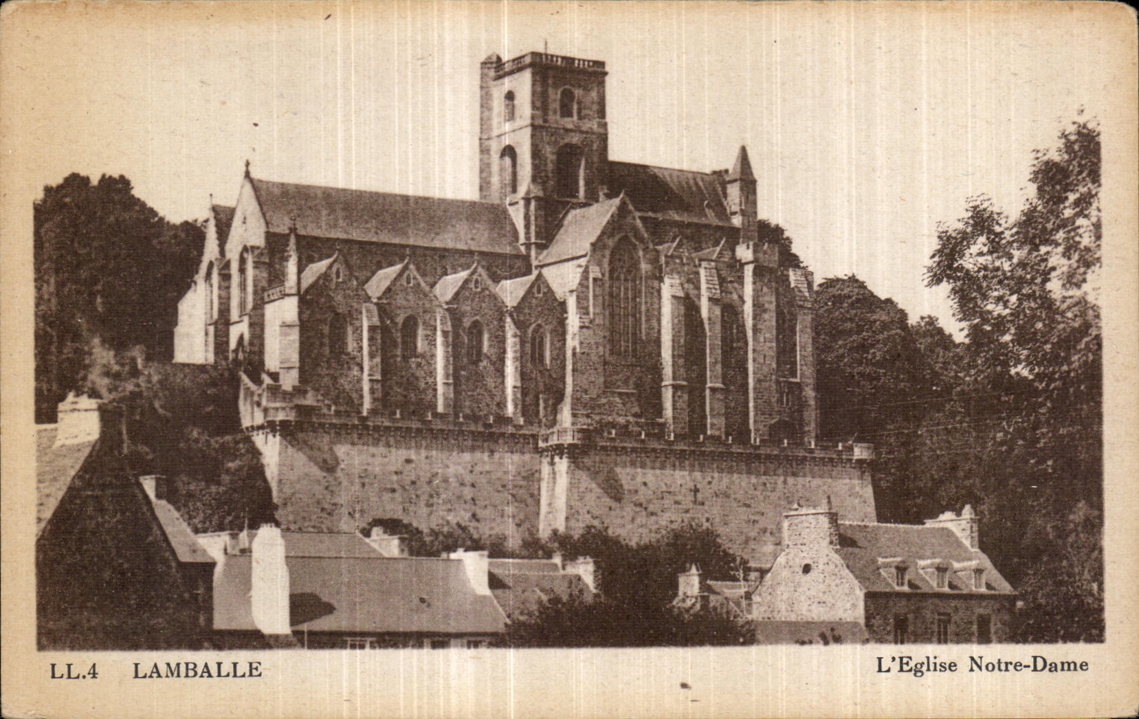 CPA Lamballe L Eglsie Notre Dame