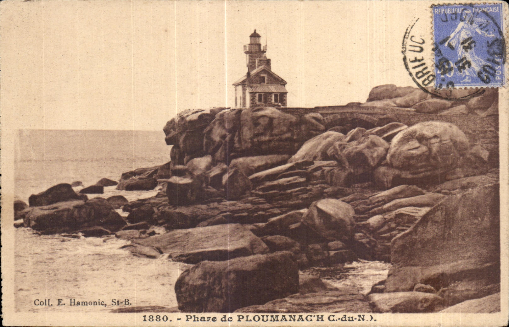 Phare de Ploumanac'h — vue côtière — Coll. E. Hamonic, St-B.