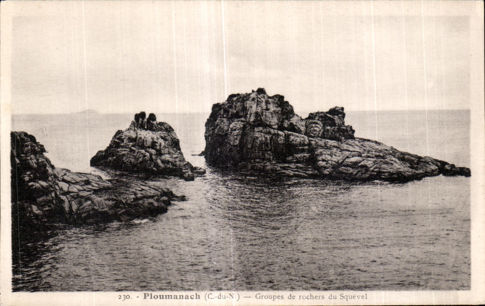Ploumanach (C.-du-N.) — Groupes de rochers du Squevel