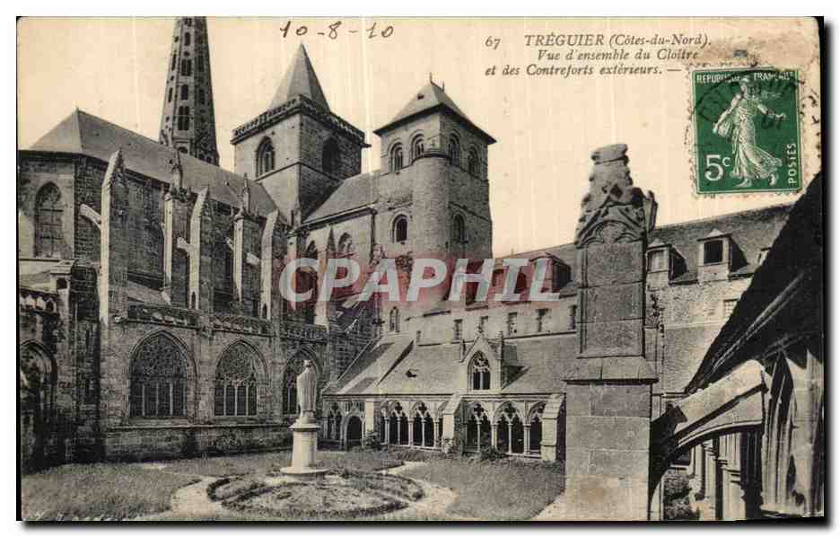 CPA Treguier Vue d ensemble du Cloitre et des conterforts exterieurs