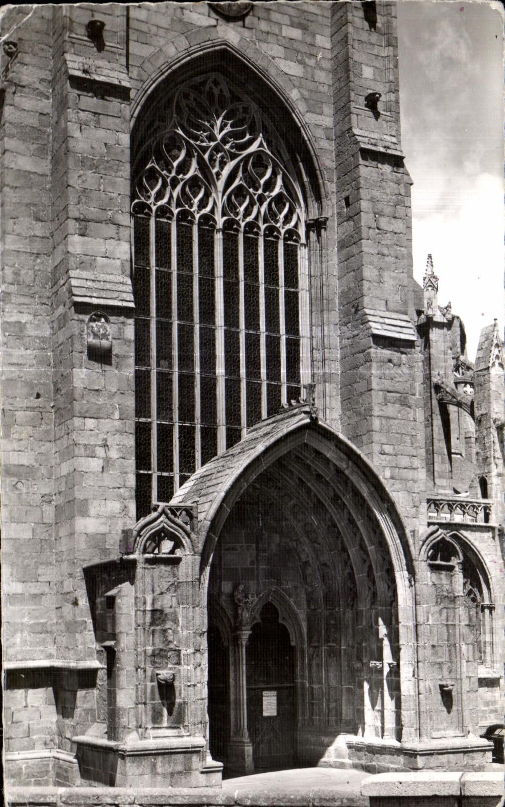 Kathedrale von Tréguier — Südtor genannt « des Cloches » — 12. bis 15. Jahrhundert