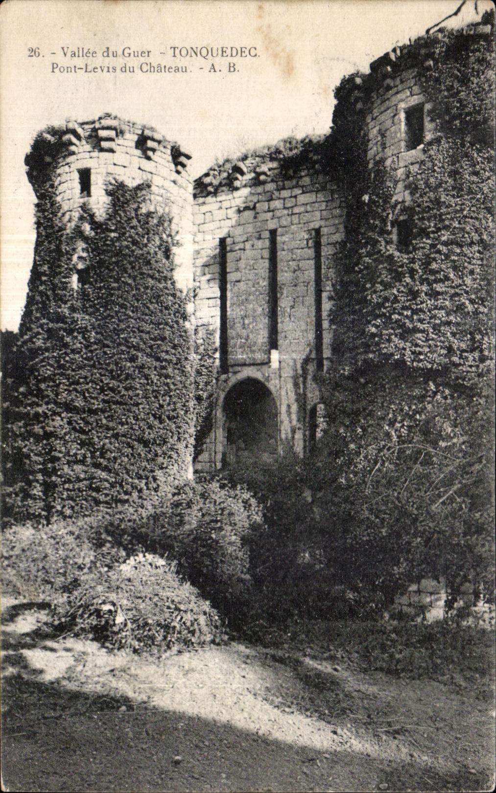 CPA Vallee du Guer Tonquedec Pont Levis du Chateau