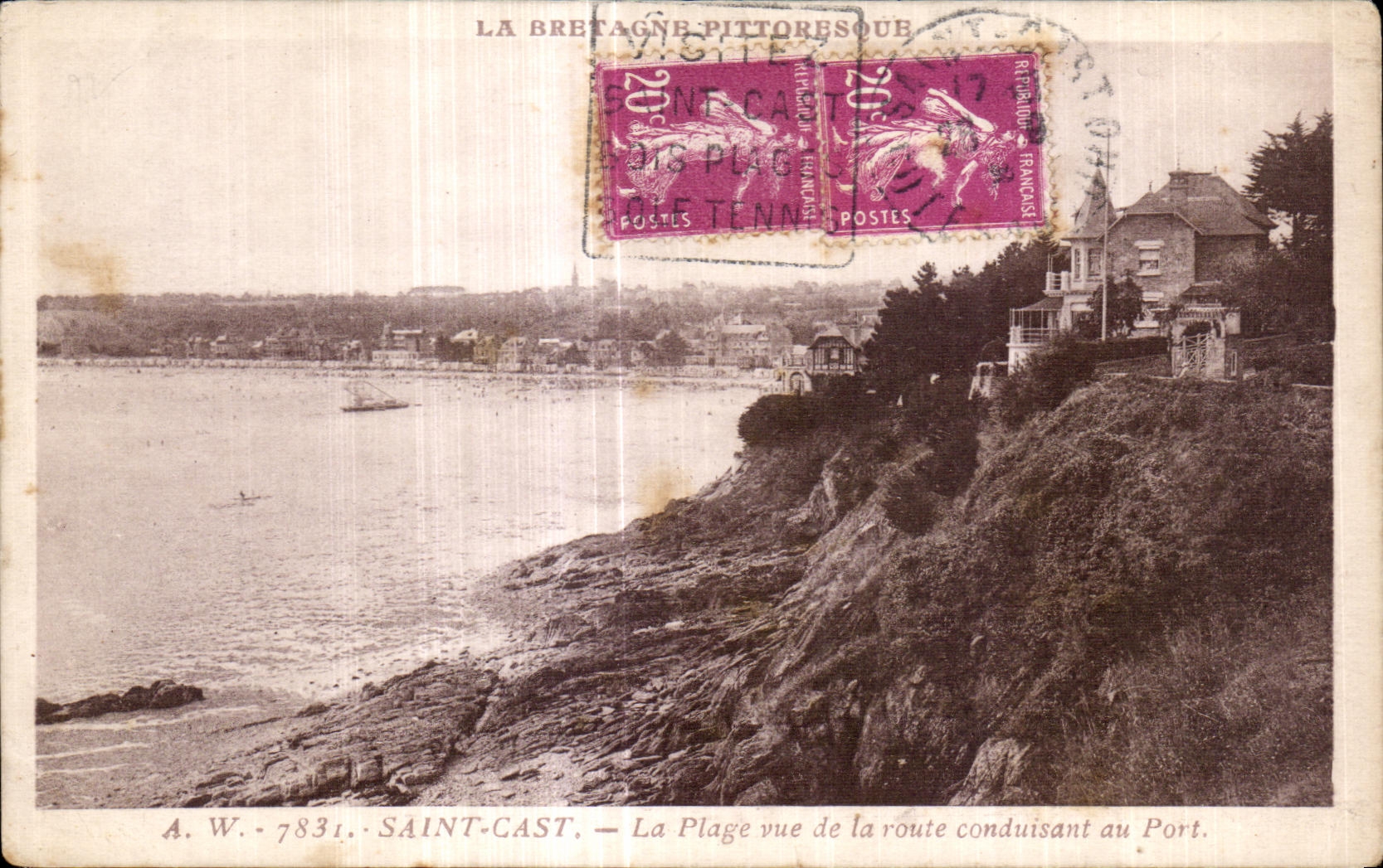 Saint-Cast — La Plage vue de la route conduisant au Port — A.W. 7831