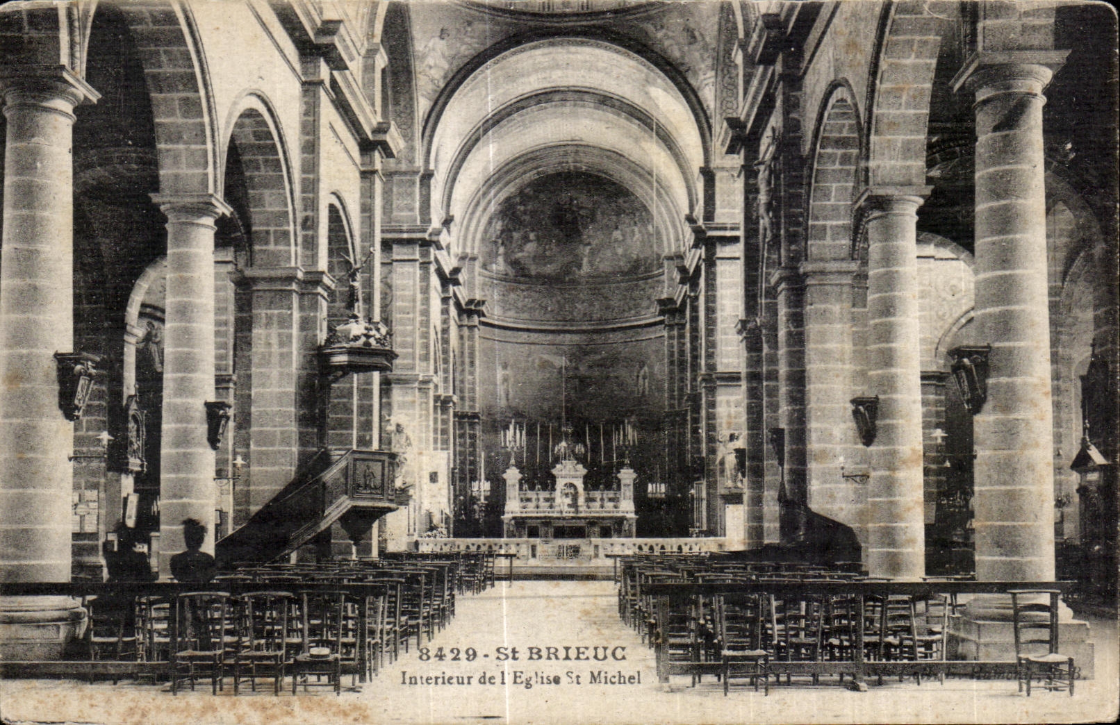 CPA Saint Brieuc Interieur de L Eglise St Michel