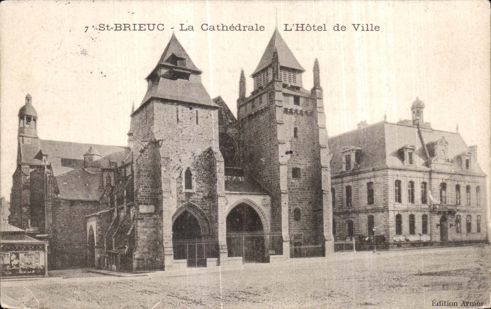 St-Brieuc - La Cathédrale et L'Hôtel de Ville — Édition Armor