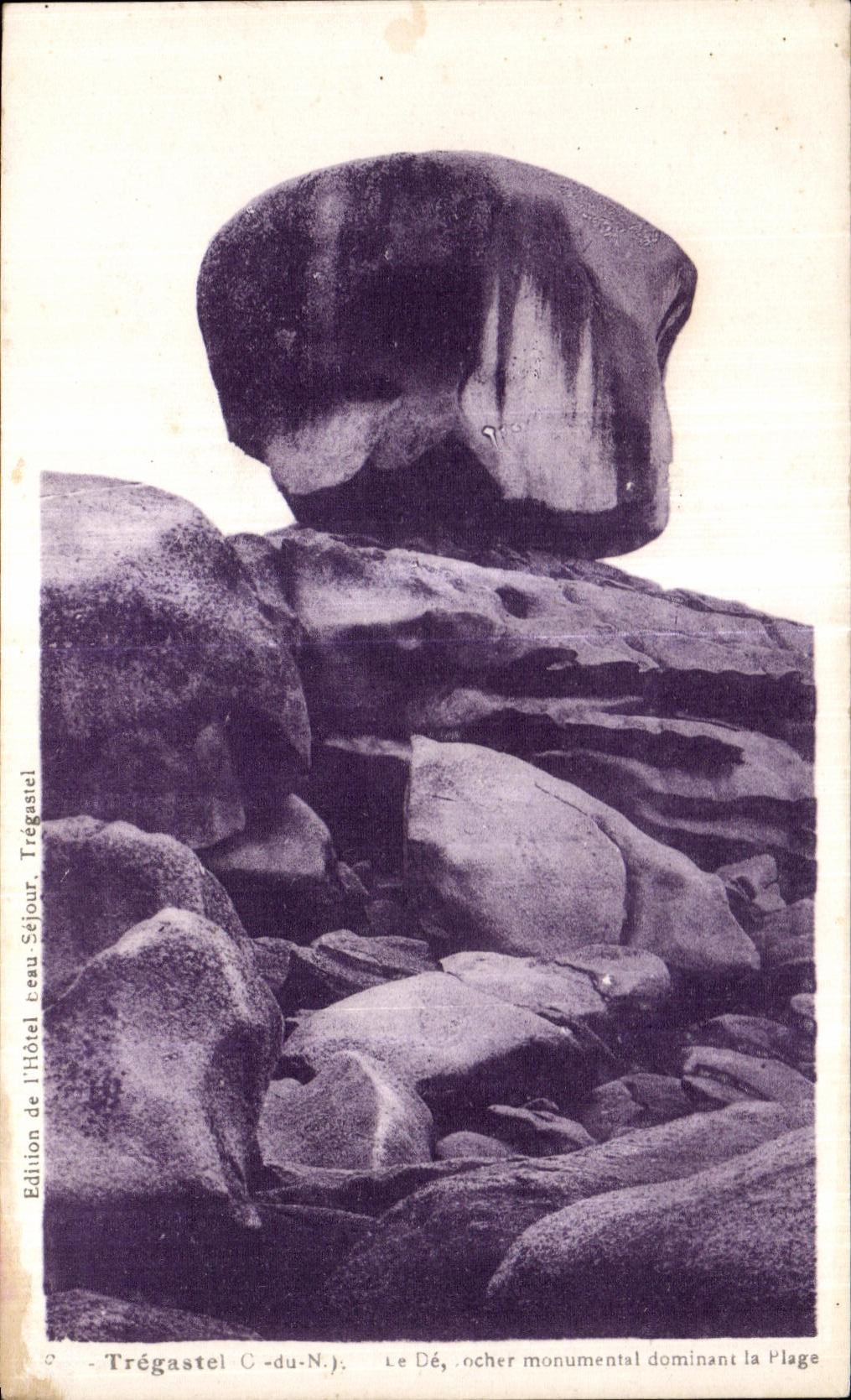 Der Dé, der monumentale Felsen, der die Strände überragt — Trégastel, Trégastel C-du-N.J. — Ausgabe des Hôtel Beau-Séjour