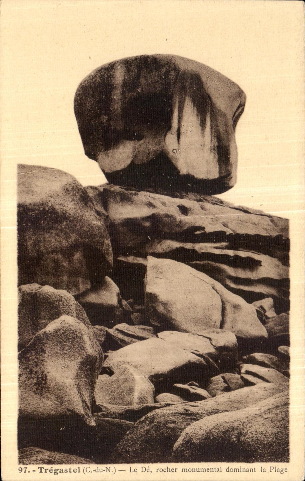 Trégastel (C.-du-N.) — Le Dé, rocher monumental dominant la Plage — Édition Reau-Stijaur