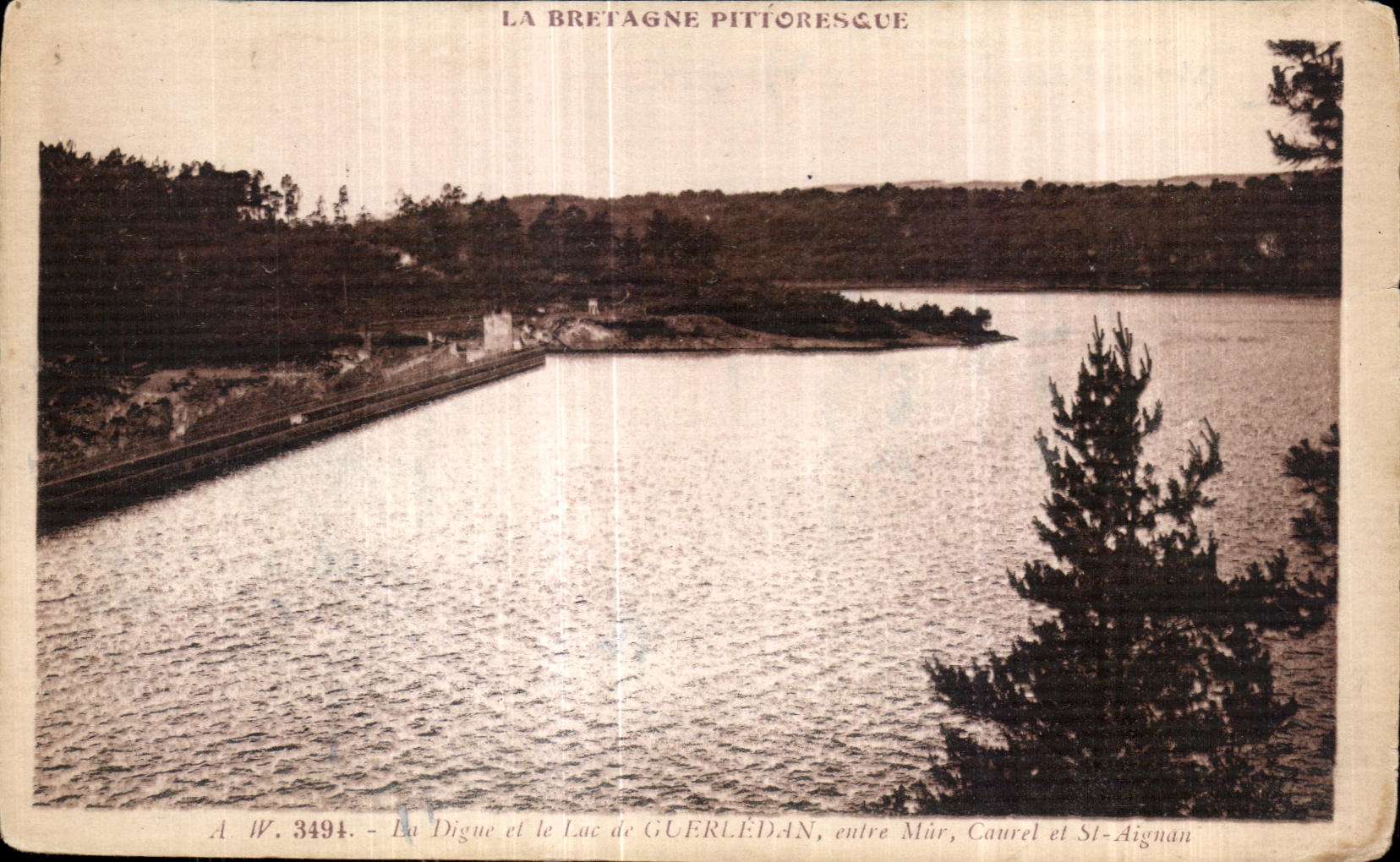 CPA La Bretagne Pittoresque Digue et la les Guerledan entre Mur Caurel et St Aiguan 