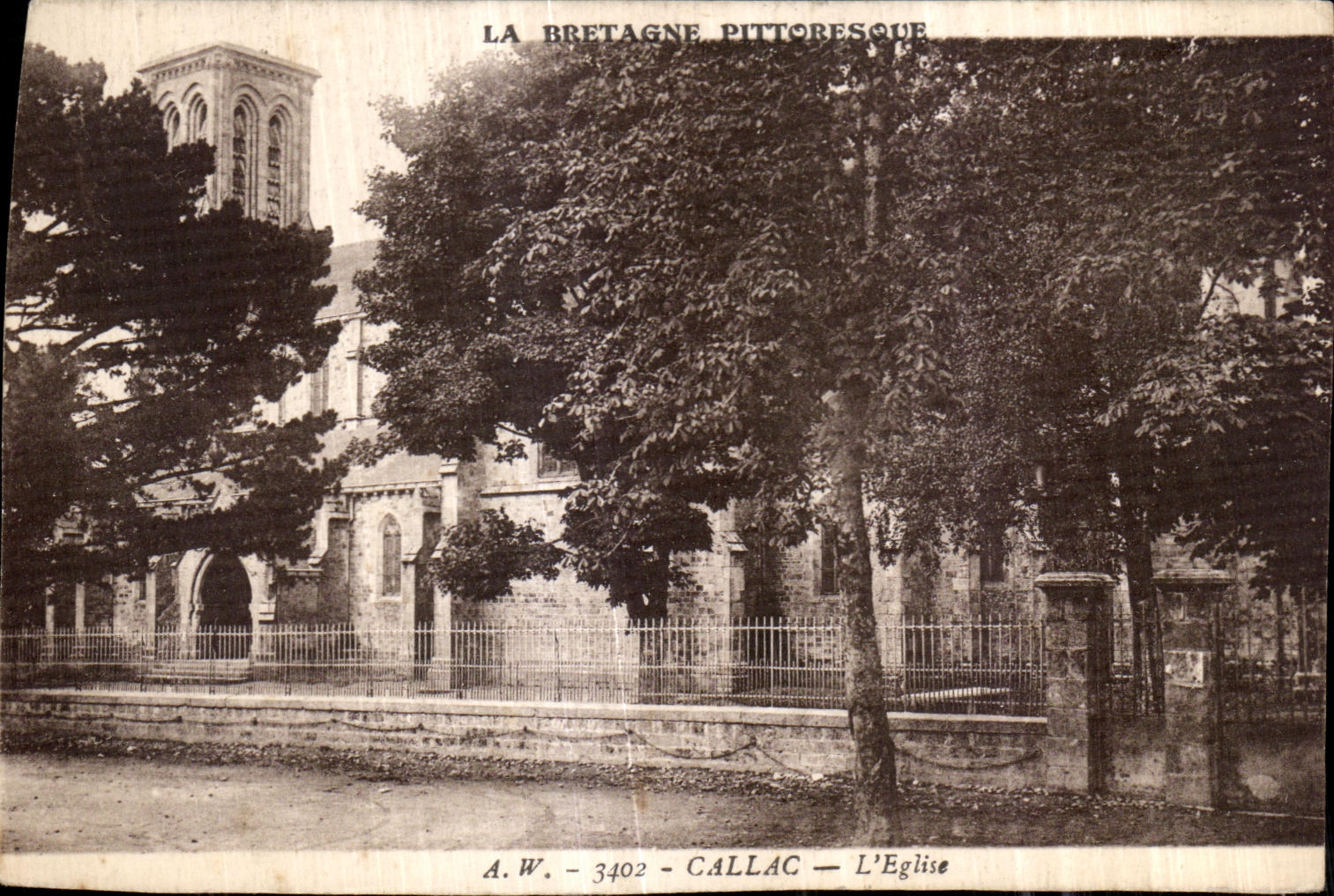 Callac — L'Église — La Bretagne Pittoresque