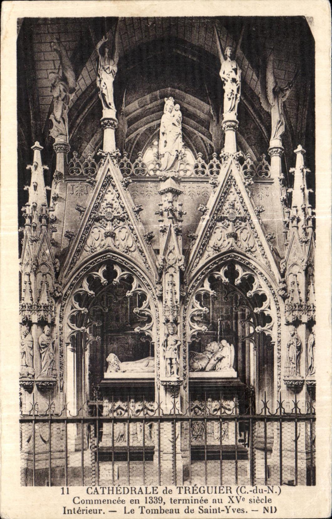Cathédrale de Tréguier — Intérieur — Le Tombeau de Saint-Yves — ND