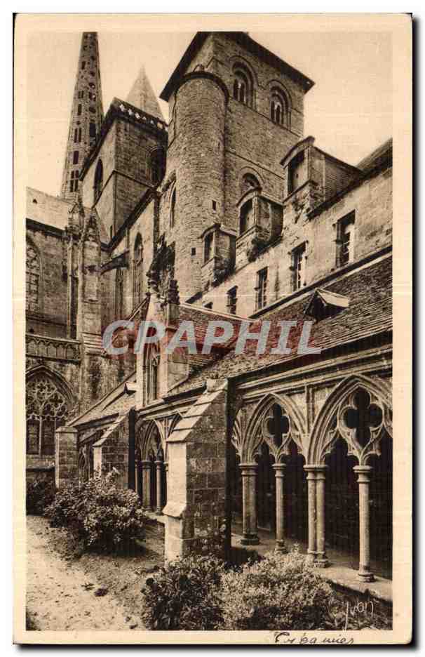 CPA Treguier La Cathedrale Tour d Hastings et Galerie du Cloitre