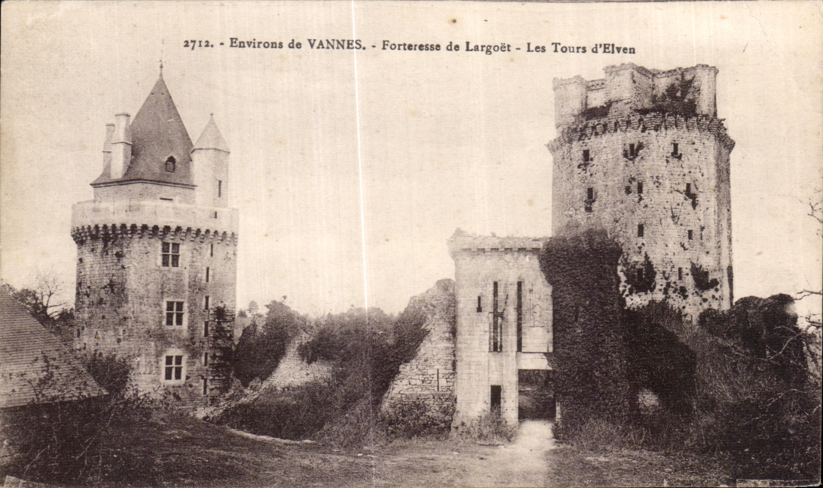 CPA Environs de Vannes Forteresse de Largoet Les Tours d Elven