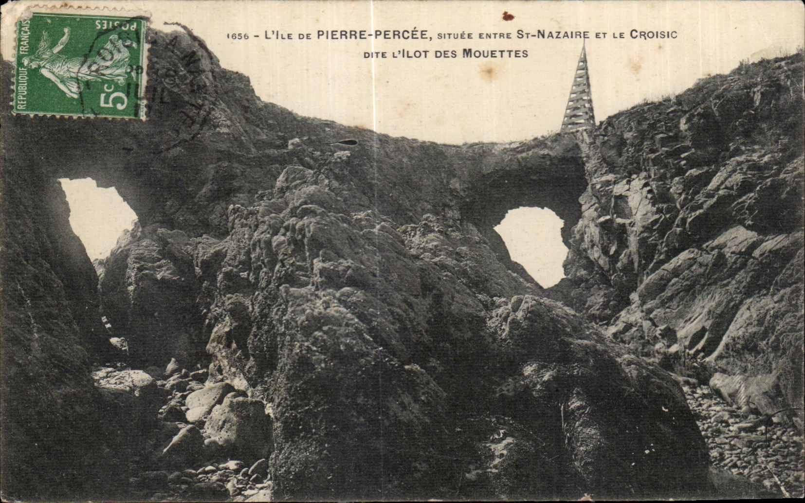 CPA L Ile De Pierre Percee Situee Entre St Nazaire Et Le Croisic Dite L Ilot Des Mouettes