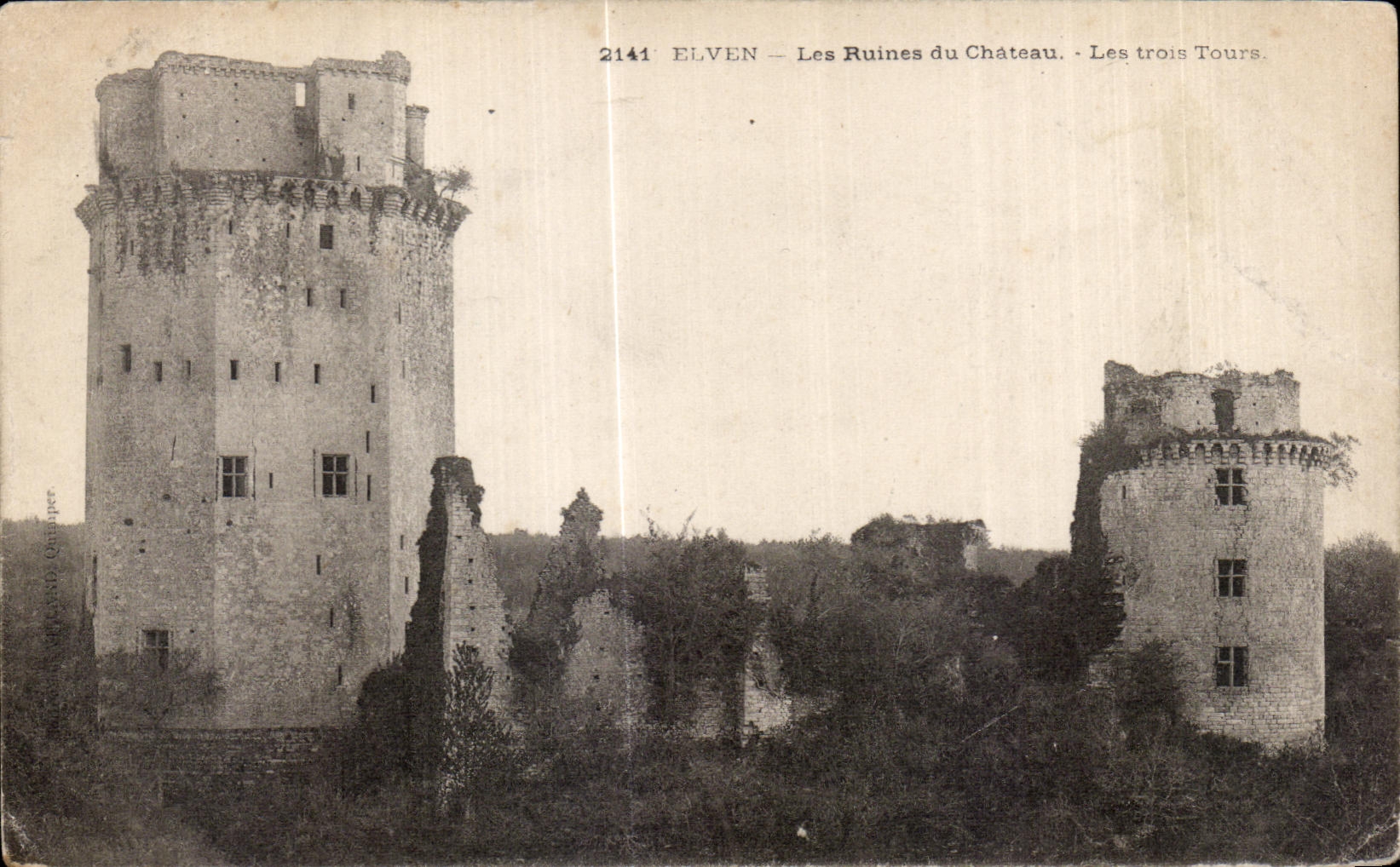 CPA Elven Les Ruines du Chateau Les troin Tours