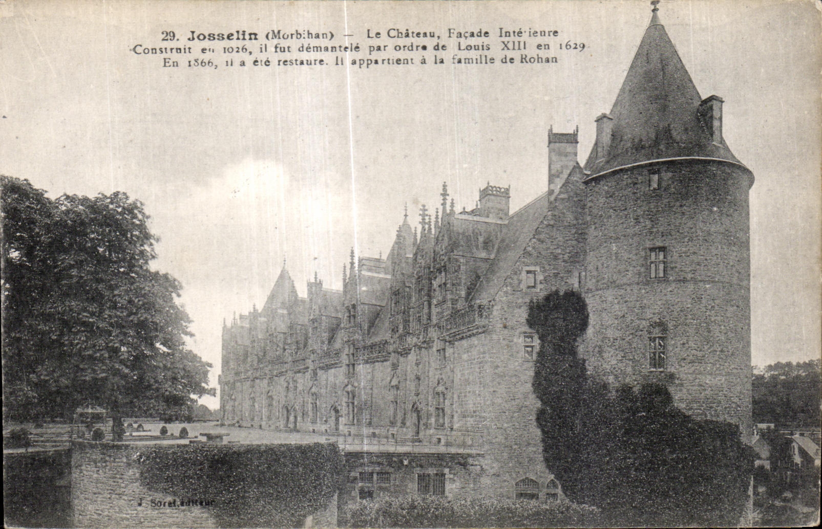CPA Josselin (Morbihan) Le Chateau Facade Interieure Construit fut demantele par ordre de Louis