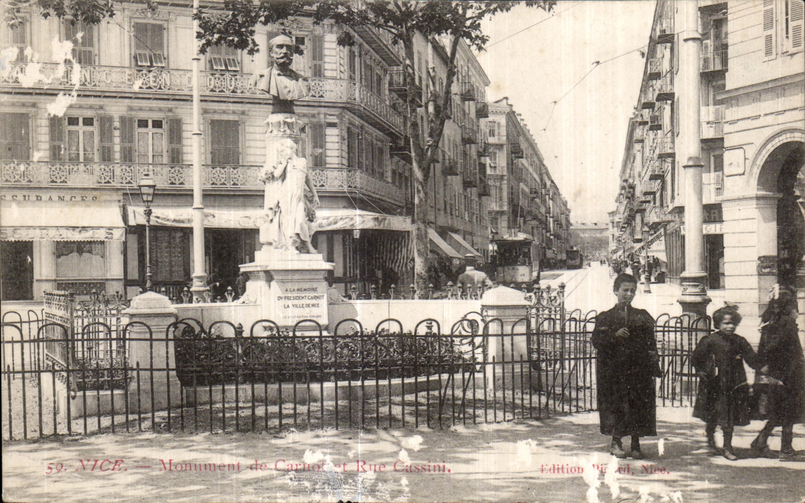 CPA Nice Monument de Carnot et rue Cassini Enfants
