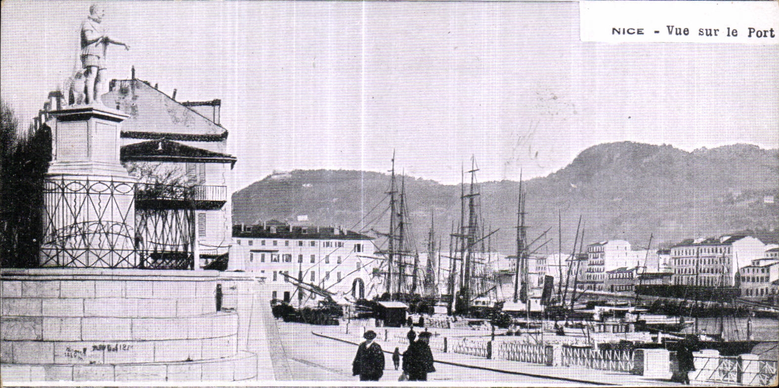 CPA Nice Vue sur le Port Bateaux
