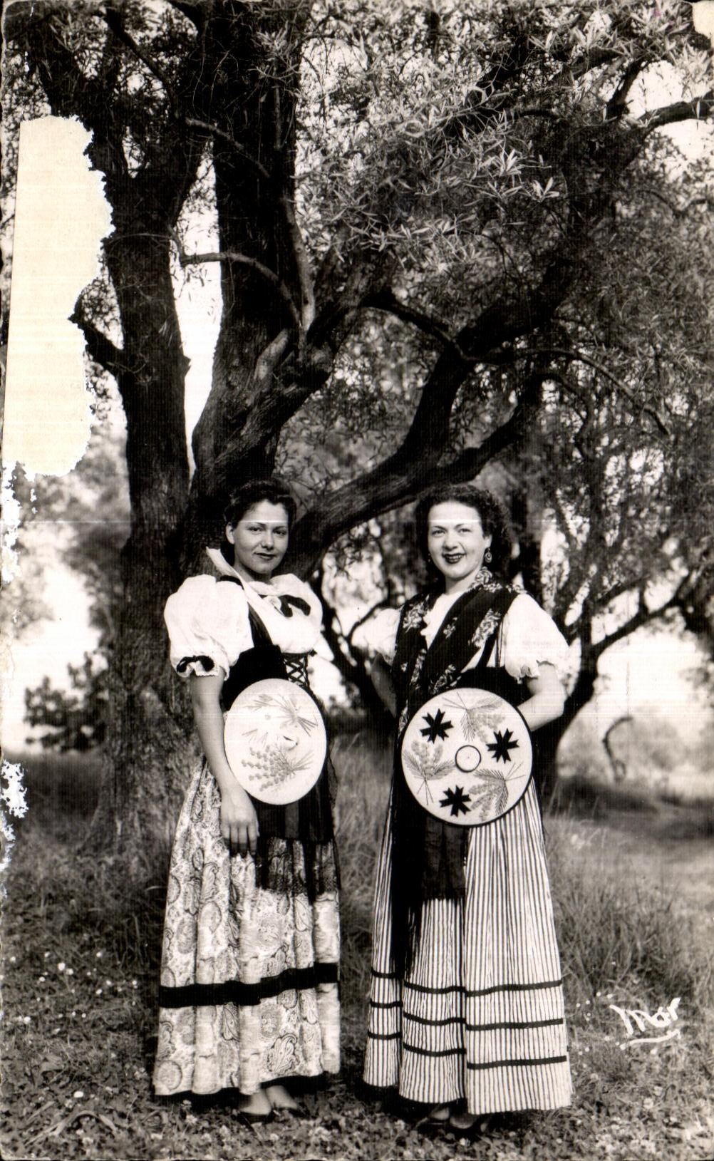 CPA La Cote D Azur Nice Folklore Costume Coiffes