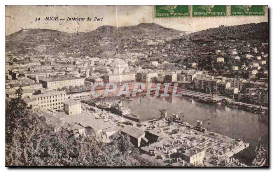 CPA Nice Interieur du Port Bateaux