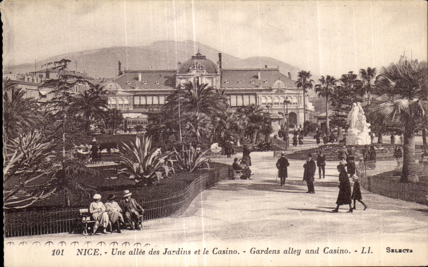 CPA Nice Vue allee des Jardins et le Casino Gardens alley and Casino
