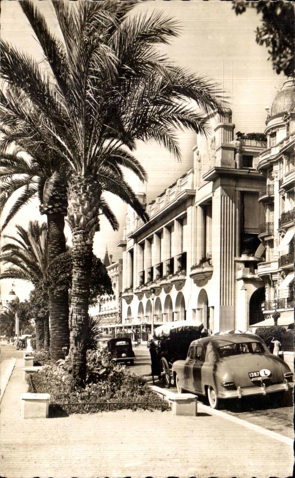 CPA La Cote d Azur Nice Promenade des Anglais Le Palais de la Mediterranee