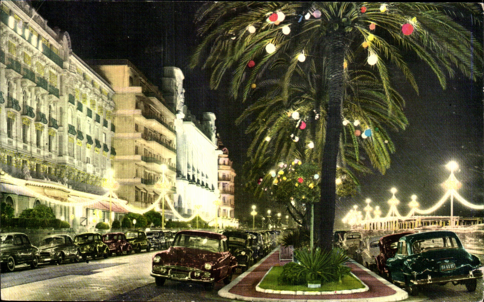 CPA La Cote d Azur Nice La Promenade des Anglais la nuit